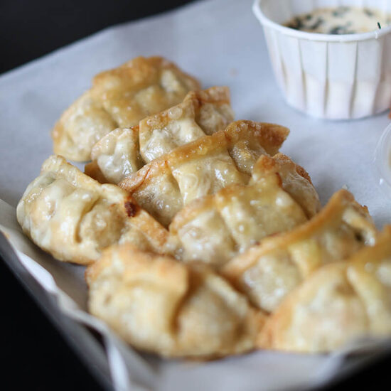 Japāņu pelmeņi ar vistas gaļu un dārzeņiem (8 gab)